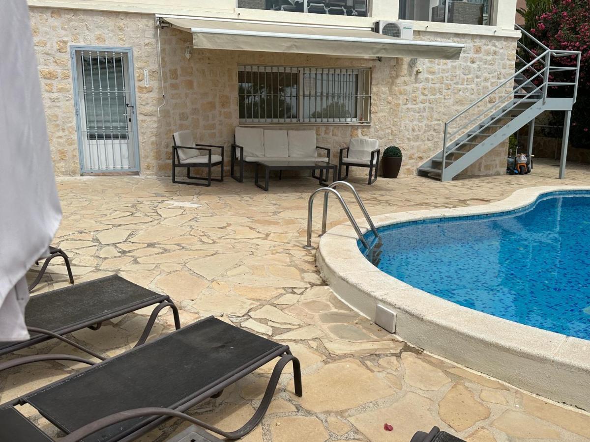 Apartamentos En La Villa Con El Territorio Comun En קלפה מראה חיצוני תמונה